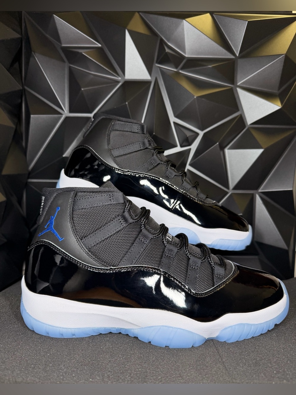 Jordan 11 Retro "Space Jam"